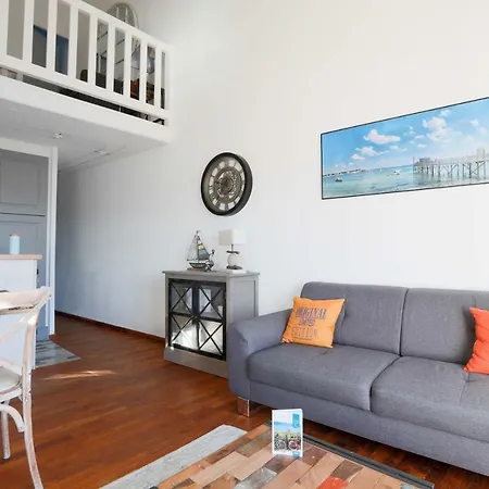 Appartement Sur L'îlot Au Centre Du Port, Vue Exceptionnelle ! *