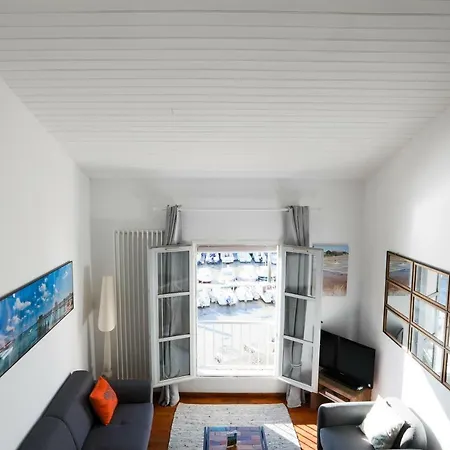 Sur L'îlot Au Centre Du Port, Vue Exceptionnelle ! Appartement