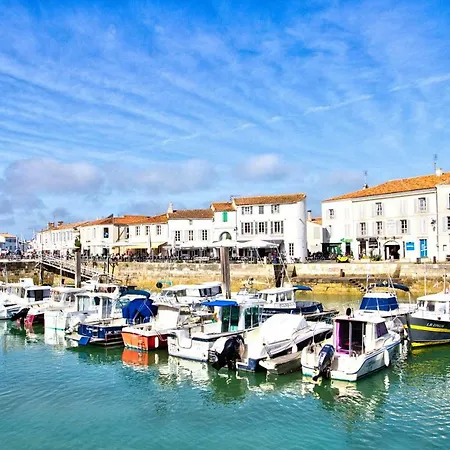 Sur L'îlot Au Centre Du Port, Vue Exceptionnelle ! Appartement *